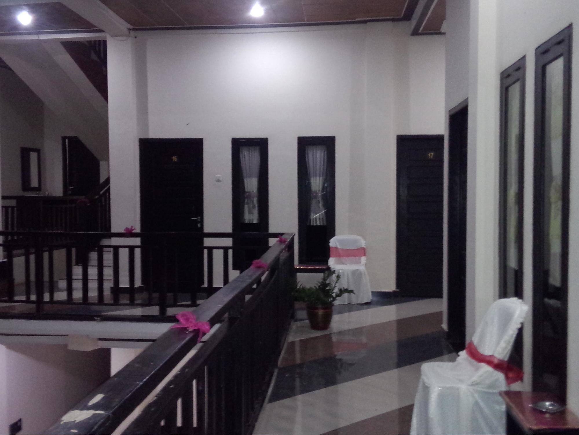 Hôtel Jaya Phita à Kupang  Extérieur photo