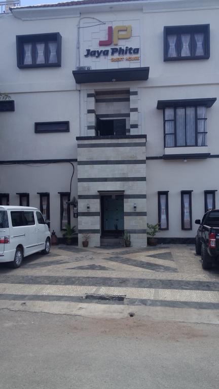Hôtel Jaya Phita à Kupang  Extérieur photo